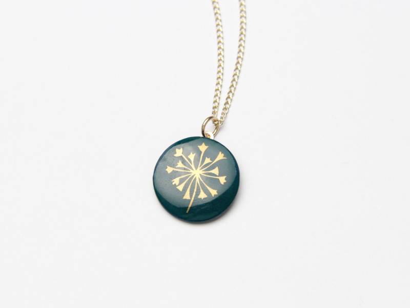 Porzellan-Anhänger/Dunkelgrün Goldene Dolde Goldkette Goldschmuck Kettenanhänger Aus Porzellan Keramik Petrol Pusteblume Porzellan-Anhänger/Dunkelgrün Goldene Dolde Goldkette Goldschmuck Kettenanhänger Aus Porzellan Keramik Petrol Pusteblume von MIYUporzellanschmuck