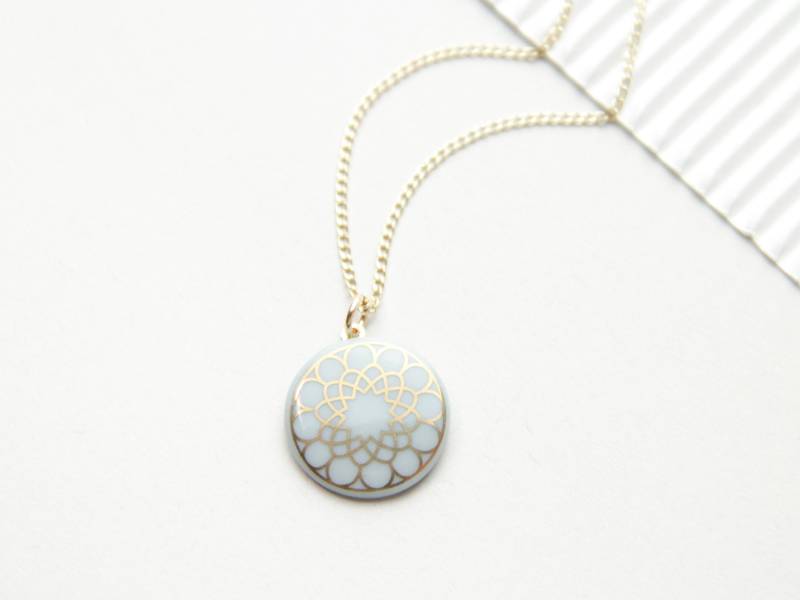 Porzellan-Anhänger/Mint Mit Goldenem Ornament Porzellanschmuck Porzellan-Kette Kettenanhänger Keramikschmuck Keramik-Anhänger von MIYUporzellanschmuck