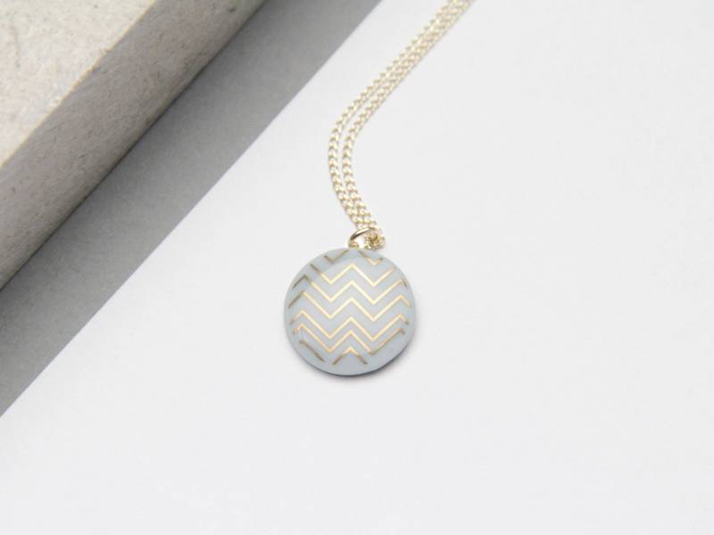 Porzellan-Kettenanhänger/Mint, Gold Gemustert Zickzack Gestreift Goldschmuck Porzellanschmuck Keramikschmuck Porzellan Kette Porzellan-Kettenanhänger/Mint, Gold Gemustert Zickzack Gestreift Goldschmuck Porzellanschmuck Keramikschmuck Porzellan Kette von MIYUporzellanschmuck