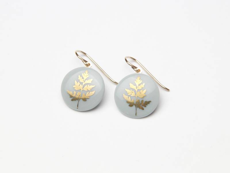 Porzellan-Ohrhänger, Mint, Goldener Farn Porzellan-Ohrhänger, Mint, Goldener Farn von MIYUporzellanschmuck