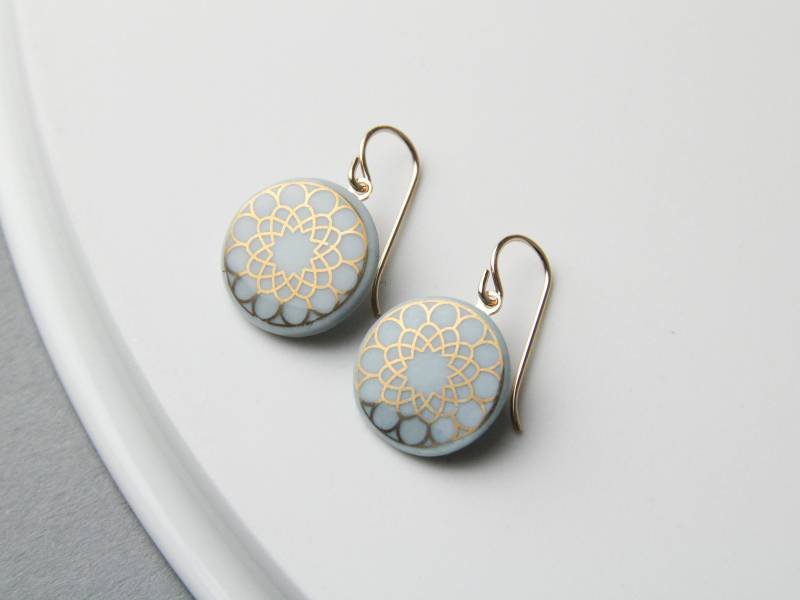 Porzellan Ohrhänger, Mint, Goldenes Ornament Porzellan Ohrhänger, Mint, Goldenes Ornament von MIYUporzellanschmuck