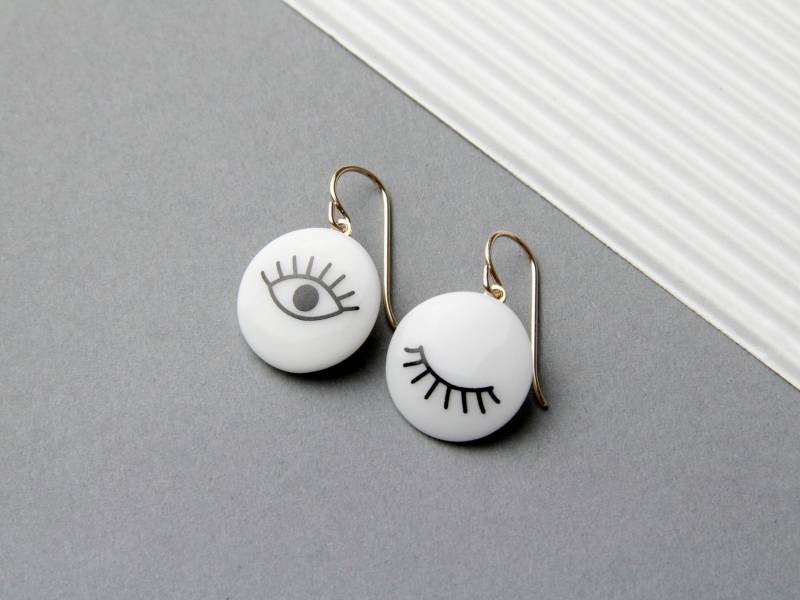 Porzellan Ohrhänger, Weiß, Mit Schwarzen Augen Porzellan Ohrhänger, Weiß, Mit Schwarzen Augen von MIYUporzellanschmuck