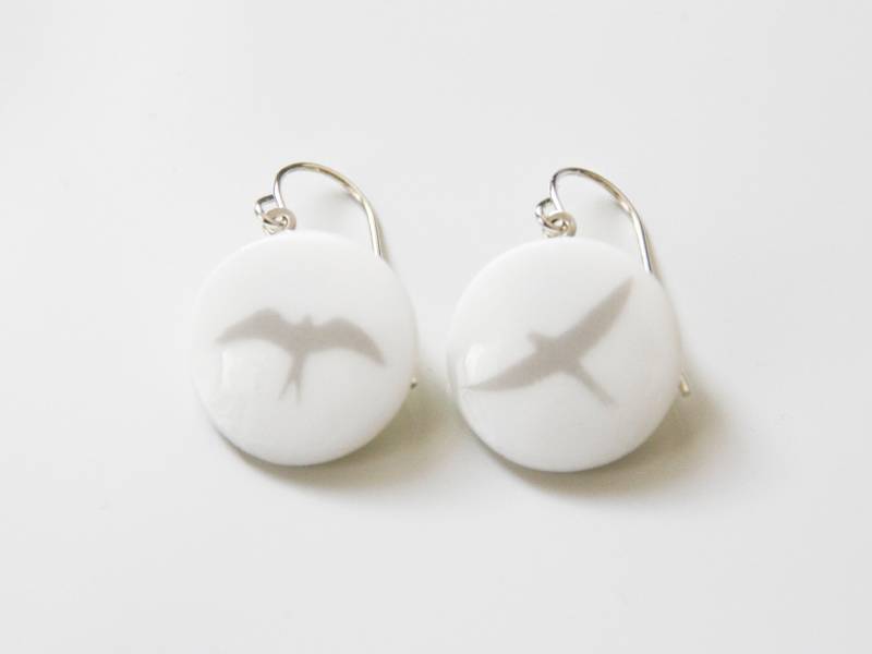 Porzellan Ohrhänger, Weiß Mit Schwalben Porzellan Ohrhänger, Weiß Mit Schwalben von MIYUporzellanschmuck