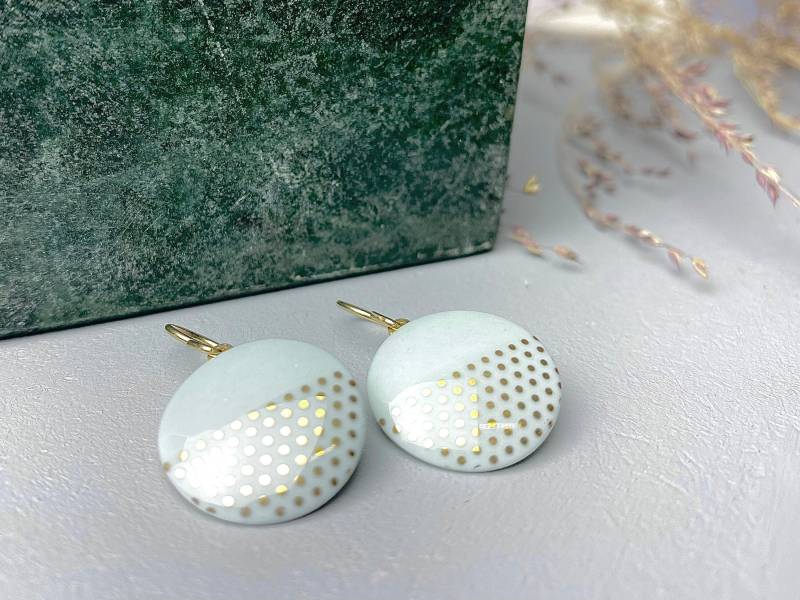 Porzellan Ohrhänger/Mint Goldene Punkte Porzellanschmuck Goldschmuck Goldpunkte von MIYUporzellanschmuck