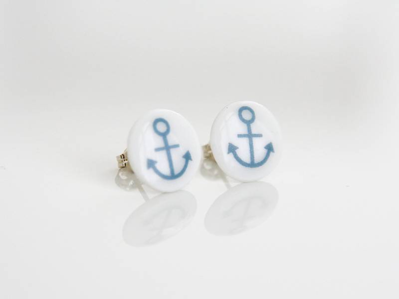Porzellan Ohrstecker, Weiß Mit Blauem Anker Porzellan Ohrstecker, Weiß Mit Blauem Anker von MIYUporzellanschmuck
