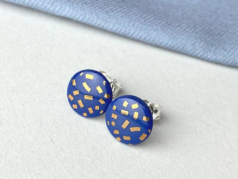 Porzellan Ohrstecker/Blau Mit Goldenem Konfetti Porzellanschmuck Goldschmuck Keramikschmuck Ohrringe Aus Keramik von MIYUporzellanschmuck
