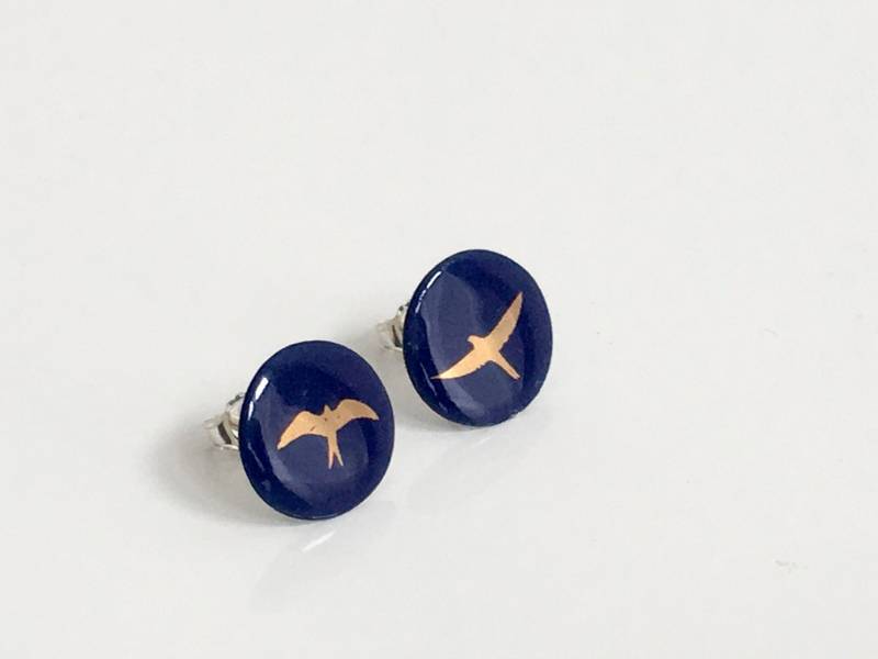 Porzellan Ohrstecker/Blau Mit Goldenen Schwalben Keramikschmuck Dunkelblau Vögel Vogel Maritim Goldschmuck Porzellan Ohrstecker/Blau Mit Goldenen Schwalben Keramikschmuck Dunkelblau Vögel Vogel Maritim Goldschmuck von MIYUporzellanschmuck