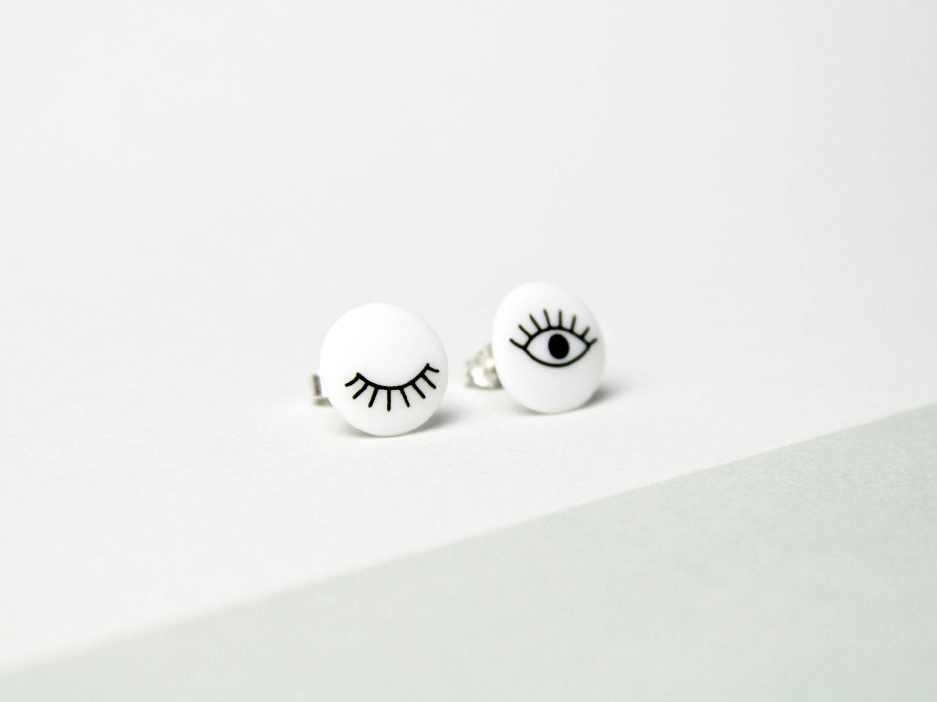 Porzellan Ohrstecker/Weiß, Schwarze Augen Porzellanschmuck Silberschmuck Keramikschmuck Porzellan-Ohrringe Keramik-Ohrringe von MIYUporzellanschmuck