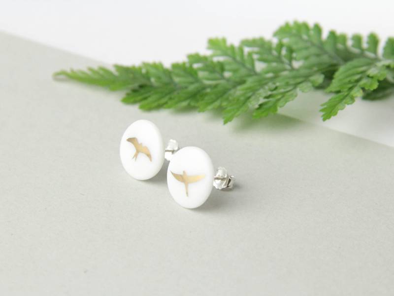 Porzellan Ohrstecker/Weiß Mit Goldener Schwalbe Porzellanschmuck Keramikschmuck Porzellan-Ohrringe Vogel Möve Goldschmuck Porzellan Ohrstecker/Weiß Mit Goldener Schwalbe Porzellanschmuck Keramikschmuck Porzellan-Ohrringe Vogel Möve Goldschmuck von MIYUporzellanschmuck