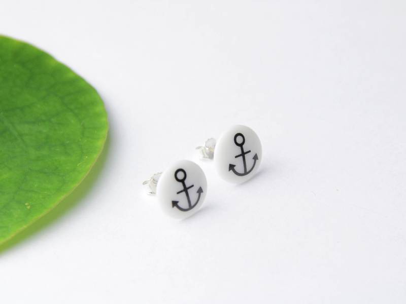 Porzellan Ohrstecker/Weiß Mit Schwarzem Anker Porzellanschmuck Keramikschmuck Maritim Hamburg Nordsee Ostsee Segelschmuck von MIYUporzellanschmuck