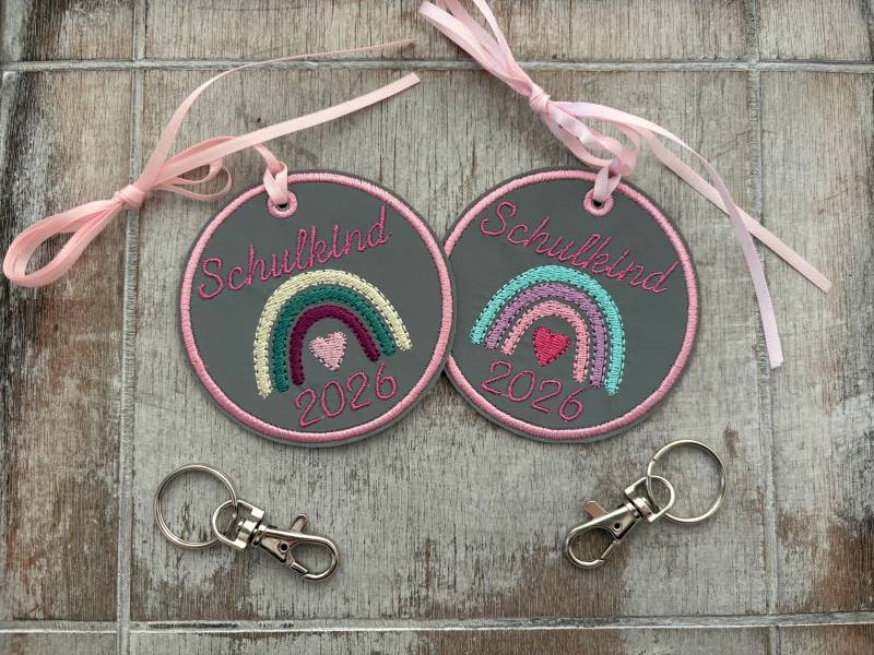 Reflektierender Anhänger Regenbogen Schulkind 2026 Rosa Schultüte Refrektor Adventskalender von MImMIDesigns