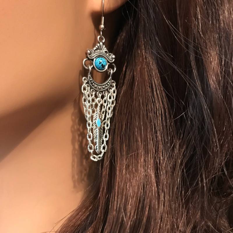 Südwest-Ohrringe Türkisfarbener Stein in Antikem Silbermedaillon Mit Ketten Und Federn von MJJewelry2
