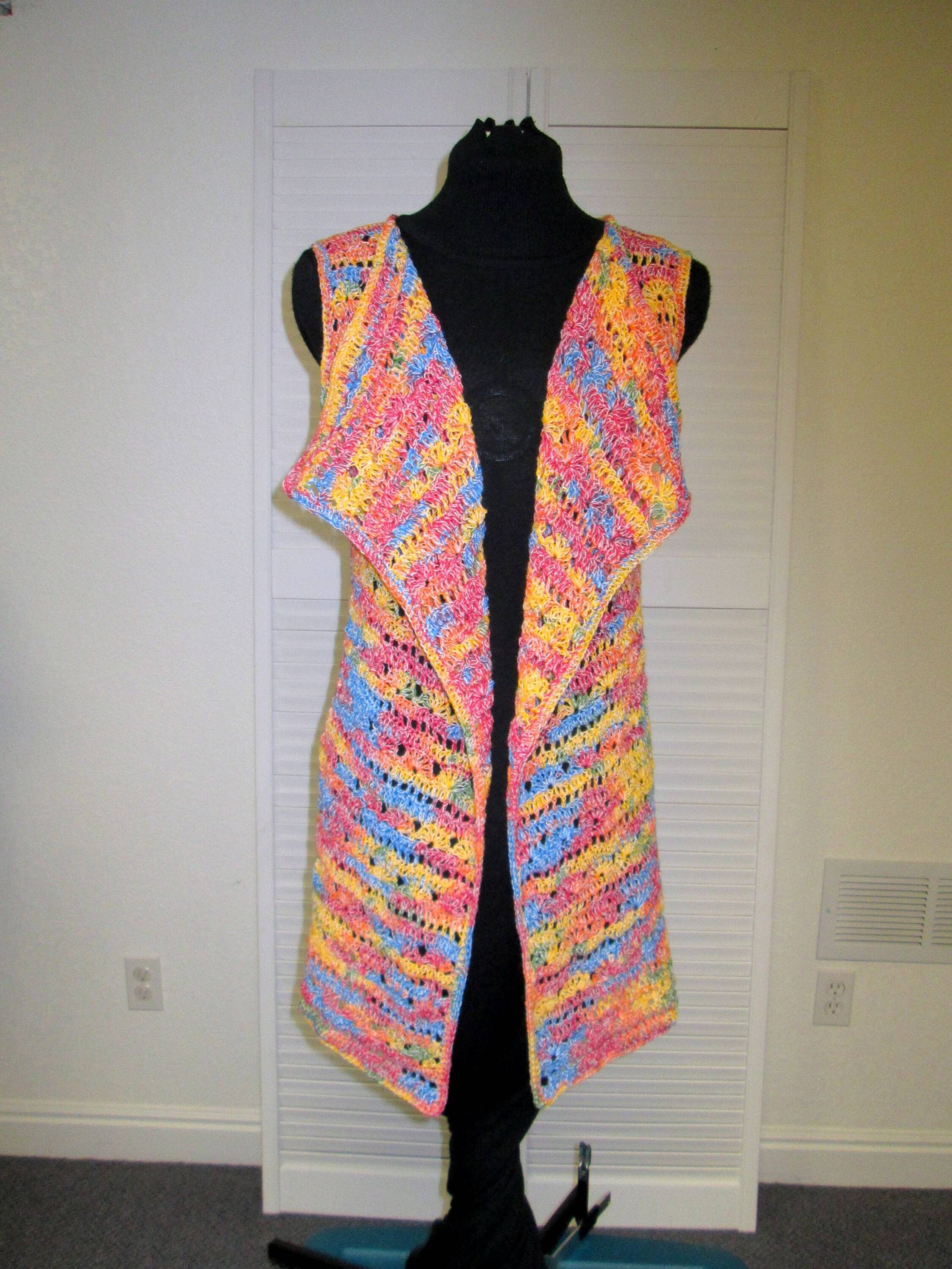 Gehäkelte Weste von MJMStudioDesigns