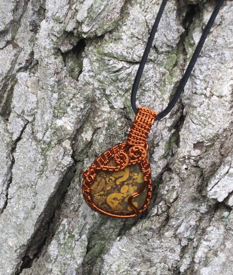 Azubalit Jaspis Wire Wrap Anhänger, Obst Kupfer Kristall Edelstein Anhänger von MKcreationsCrafts