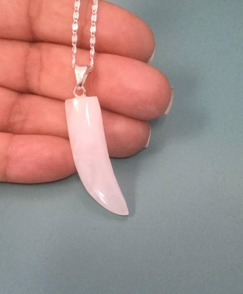 Weißer Quarz Anhänger, Naturquarz Naturstein Anhänger von MKcreationsCrafts