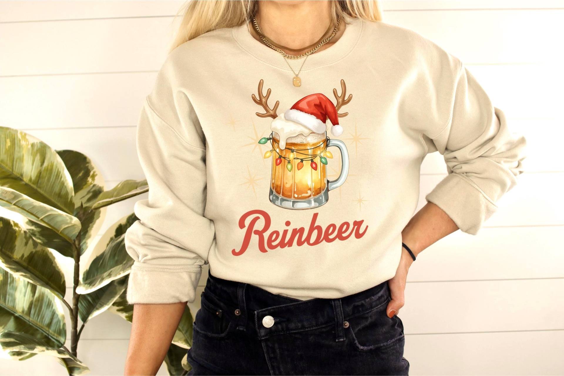 Weihnachtspullover Mit Bierglas & Geweih - Reinbeer Sweatshirt | Weihnachtsoutfit Geschenkidee Weihnachten Weihnachts Sweater Unisex von MMDesignAtelier