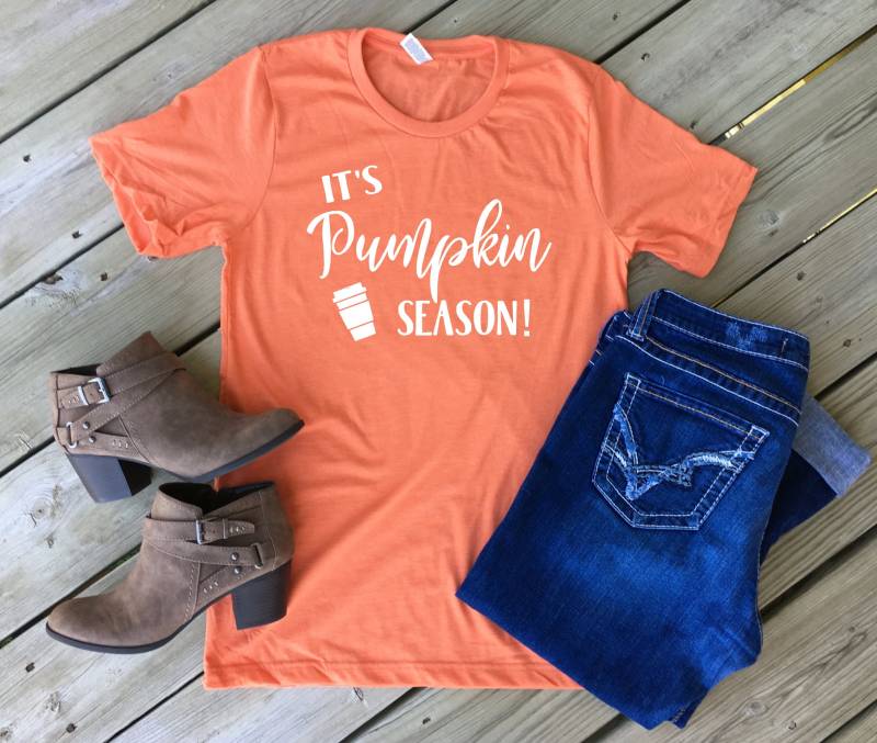 Es Ist Kürbis Saison Shirt/Unisex Größe Herbst Gewürz Es Ist Kürbis Saison Shirt/Unisex Größe Herbst Gewürz von MMZdesign