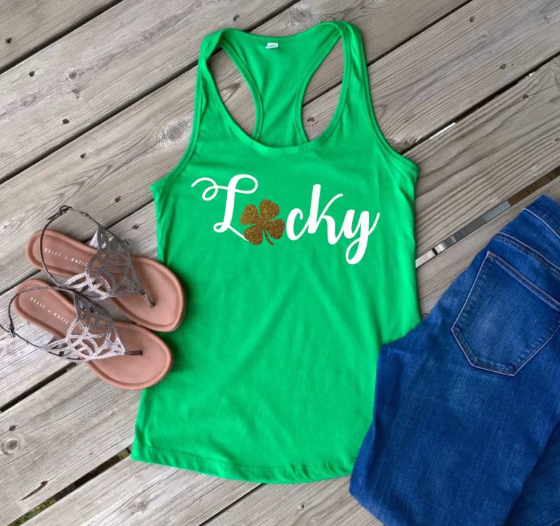 Glück Mit 4 Kleeblatt Racerback Tank Top/ Weiter Frauen St. Patricks Tag/ Glitzer Glück Mit 4 Kleeblatt Racerback Tank Top/ Weiter Frauen St. Patricks Tag/ Glitzer von MMZdesign