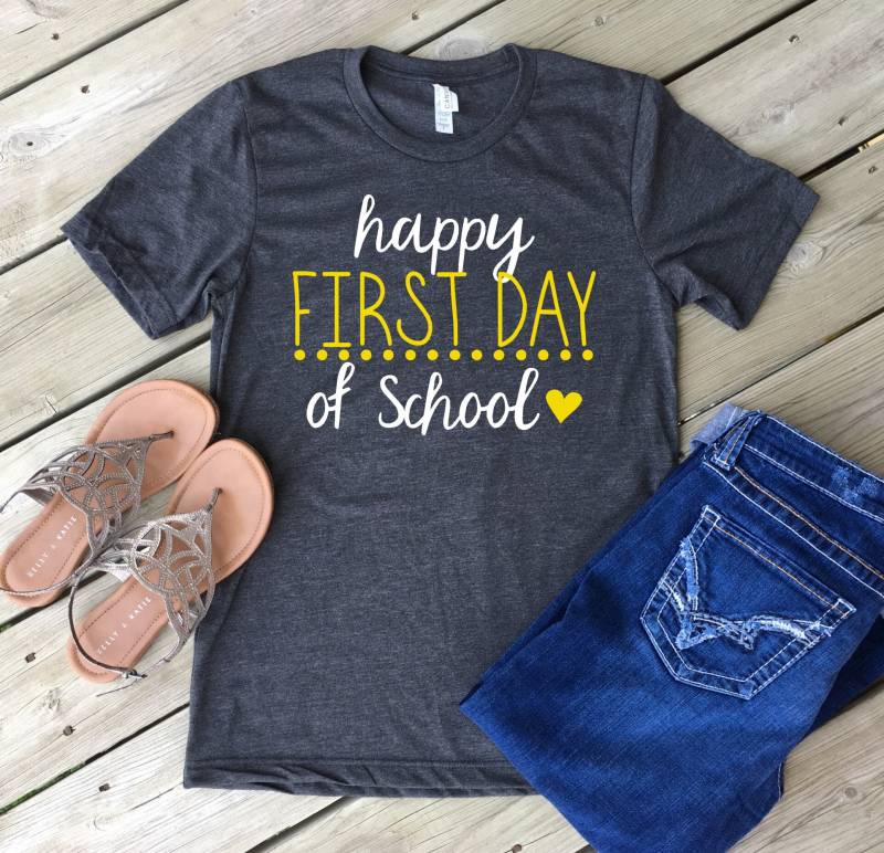 Happy First Day Of School Shirt, Back To Schulfarben, Lehrer Team Bella Canvas Happy First Day Of School Shirt, Back To Schulfarben, Lehrer Team Bella Canvas von MMZdesign