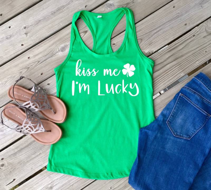 Kiss Me I'm Lucky Tank Top/st. Patricks Day Damen Racerback Kleeblatt von MMZdesign