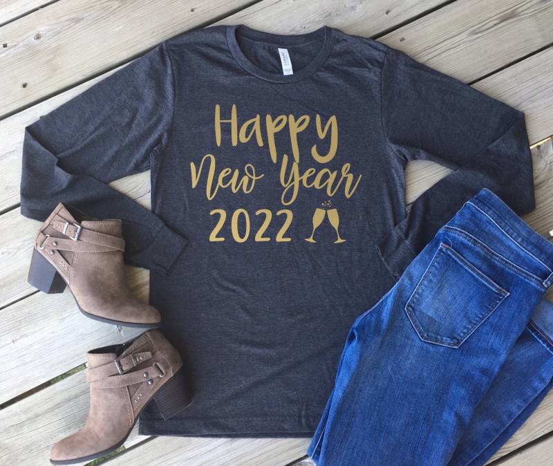 Langarm Happy New Year 2022/ Unisex Größe/ Urlaubsshirt/ Gold Design Langarm Happy New Year 2022/ Unisex Größe/ Urlaubsshirt/ Gold Design von MMZdesign