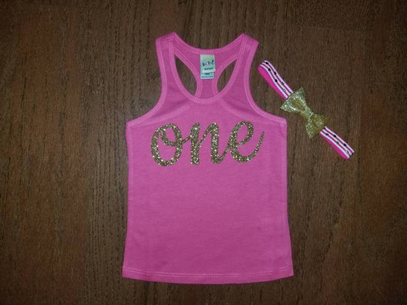 Heiße Rosa Baby Tank Top Und Stirnband, Gold Glitter Cursive One Body, 1. Geburtstag, "Ein" Geburtstag Outfit, Racer Zurück von MMsBling