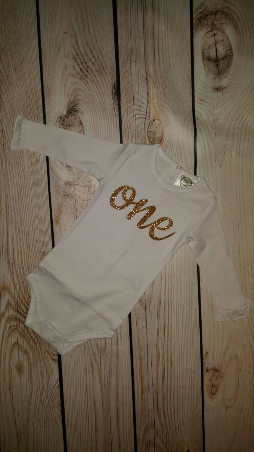 Premium Rüsche Langarm Baby Weiß Und Silber Oder Gold Glitter Ein Body, 1. Geburtstag Outfit, Ersten Premium Rüsche Langarm Baby Weiß Und Silber Oder Gold Glitter Ein Body, 1. Geburtstag Outfit, Ersten von MMsBling