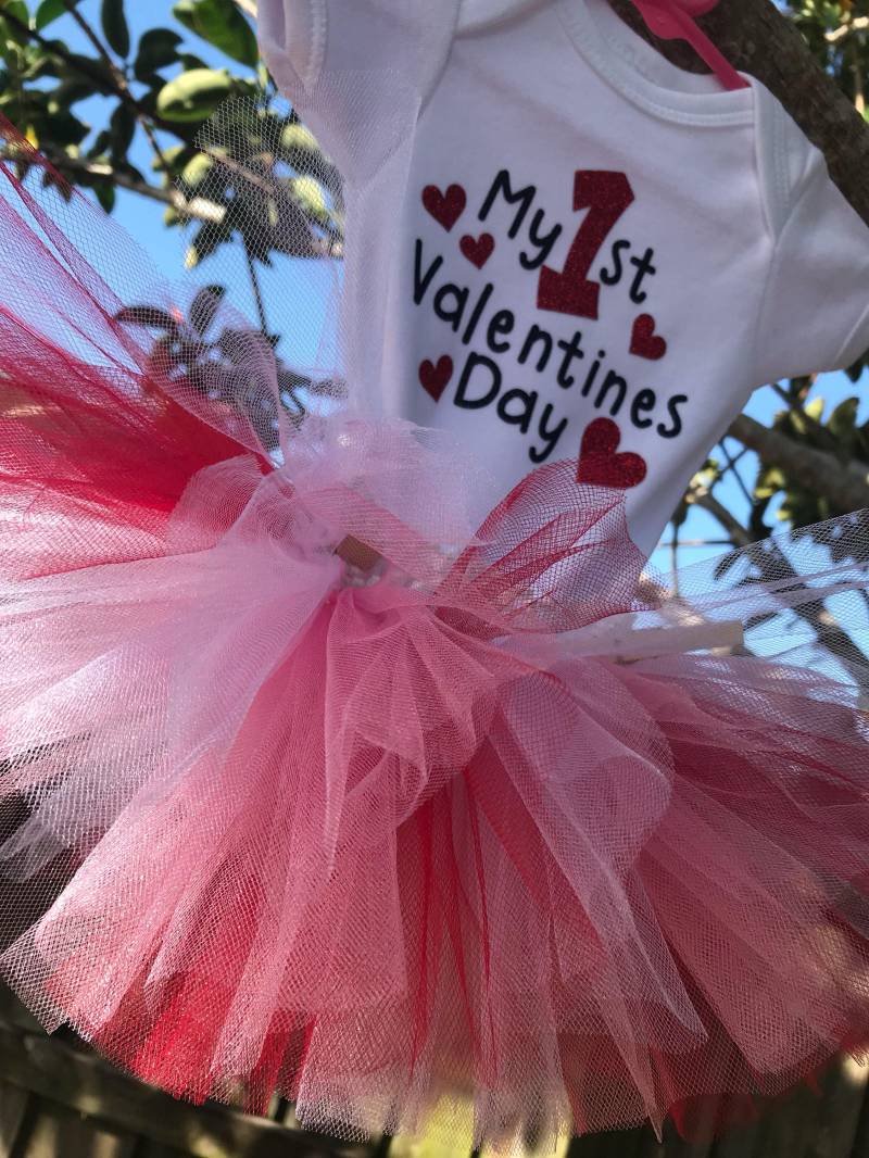 Meine Erste Valentinstag Tutu Set Meine Erste Valentinstag Tutu Set von MMtutucreations
