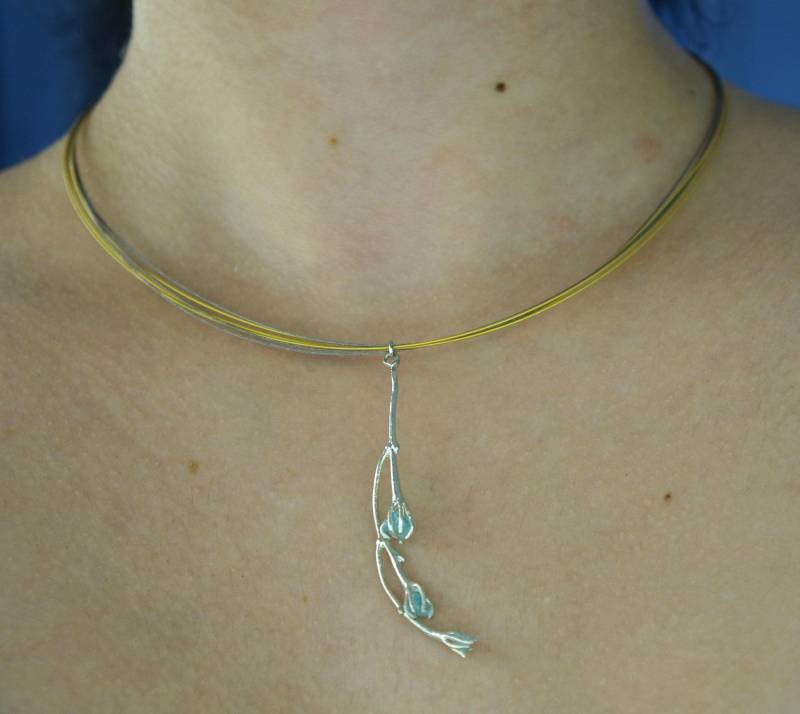 Jasmin Zweig Halskette Für Frauen Mit Himmelblaue Rohe Murano, Multi Strang Pflanze Von Mutter Natur Schmuck von MNJRealFlowerJewelry