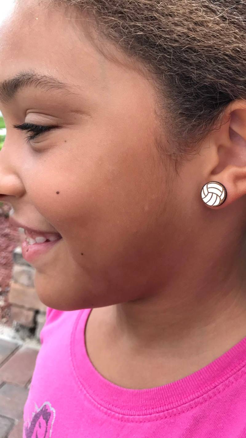 Volleyball Graviert Ohrringe von MNSEngraving