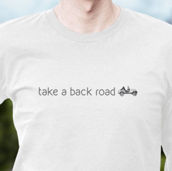 Nehmen Sie Eine Zurück Straße - Herren Und Damen T-Shirt, Aufruf Zum Handeln Erhalten Außen, Kurzen Langen Ärmeln T-Shirt Nehmen Sie Eine Zurück Straße - Herren Und Damen T-Shirt, Aufruf Zum Handeln Erhalten Außen, Kurzen Langen Ärmeln T-Shirt von MNTNWILD