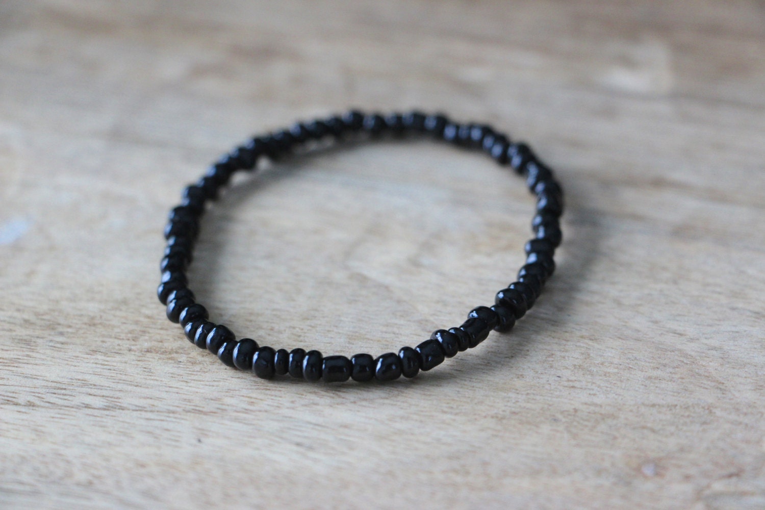 Herren Armband Kleine Schwarze Perlen von MNTNwear