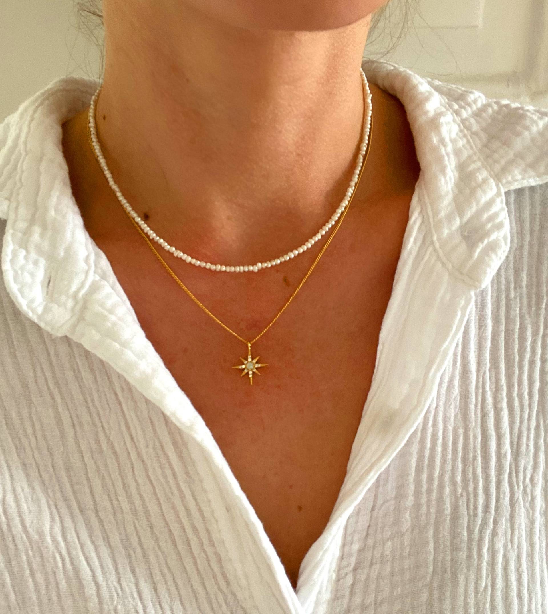 Zierliche Nordstern Opal Stern Halskette Gold Celestial Zierliche Kette von MOAIStudio