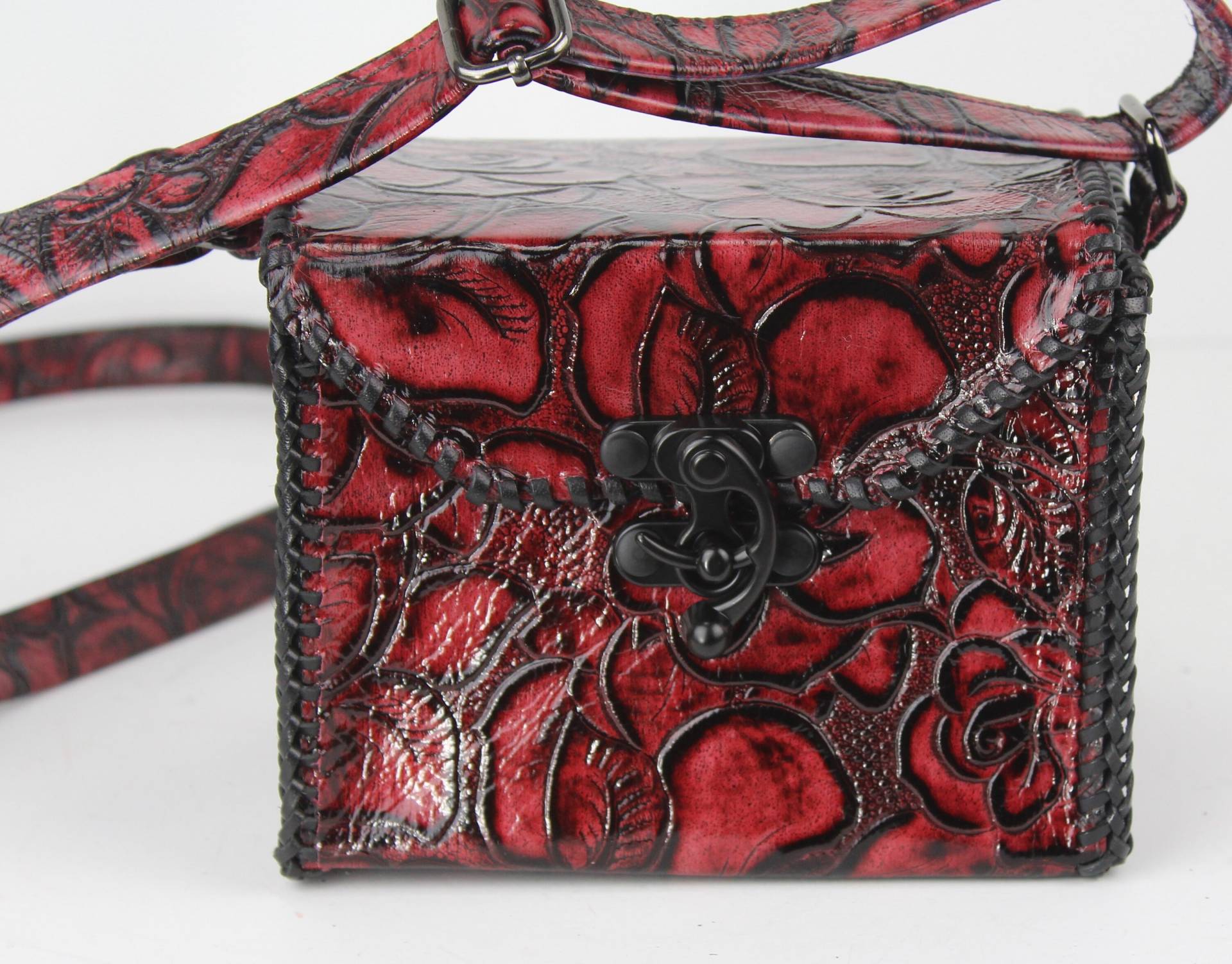 Rot Und Schwarz Floral Geprägte Ledertasche Mit Beutel Rot Und Schwarz Floral Geprägte Ledertasche Mit Beutel von MOBLeather