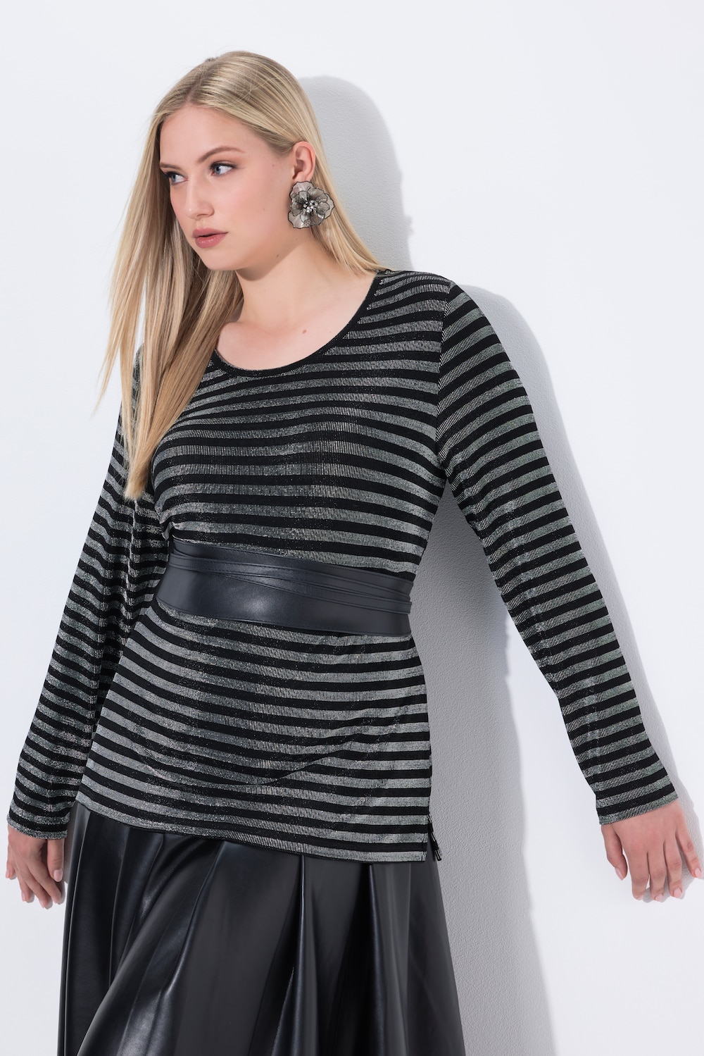 Große Größen Shirt, Damen, schwarz, Größe: 62/64, Polyester/Metallische Fasern, Ulla Popken von MODERN VIEW