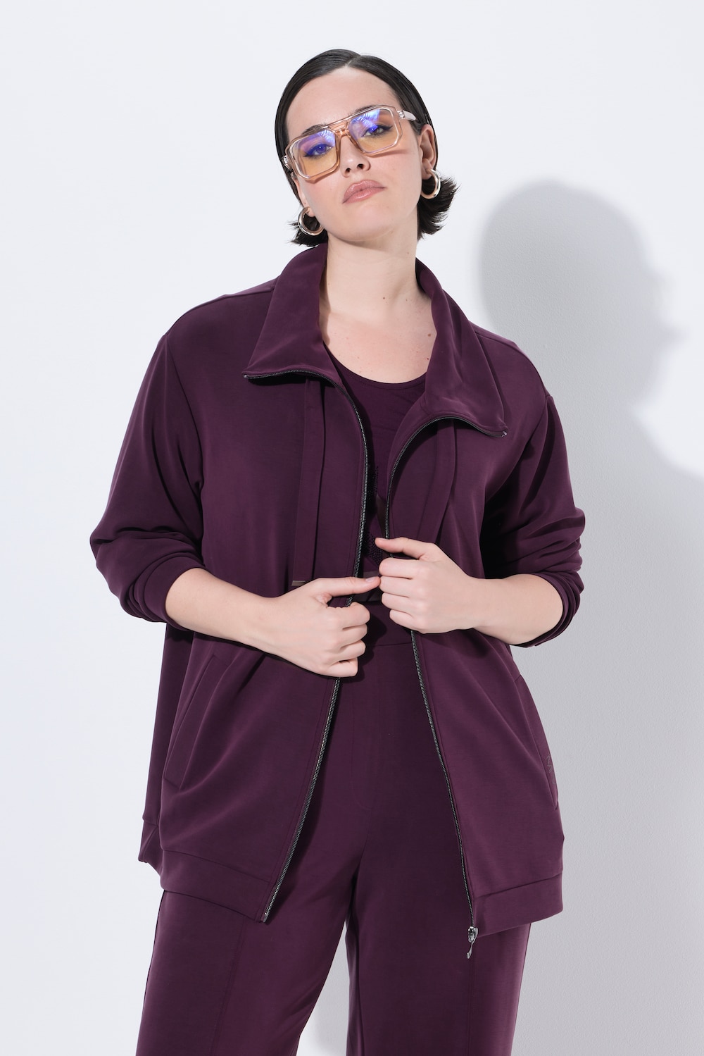 Große Größen Sweatjacke, Damen, lila, Größe: 46/48, Synthetische Fasern/Polyester, Ulla Popken Große Größen Sweatjacke, Damen, lila, Größe: 46/48, Synthetische Fasern/Polyester, Ulla Popken von MODERN VIEW