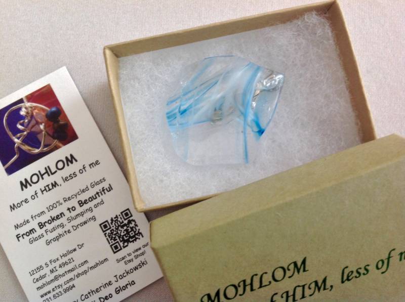 Glasverschmolzene Brosche/Pin von MOHLOM
