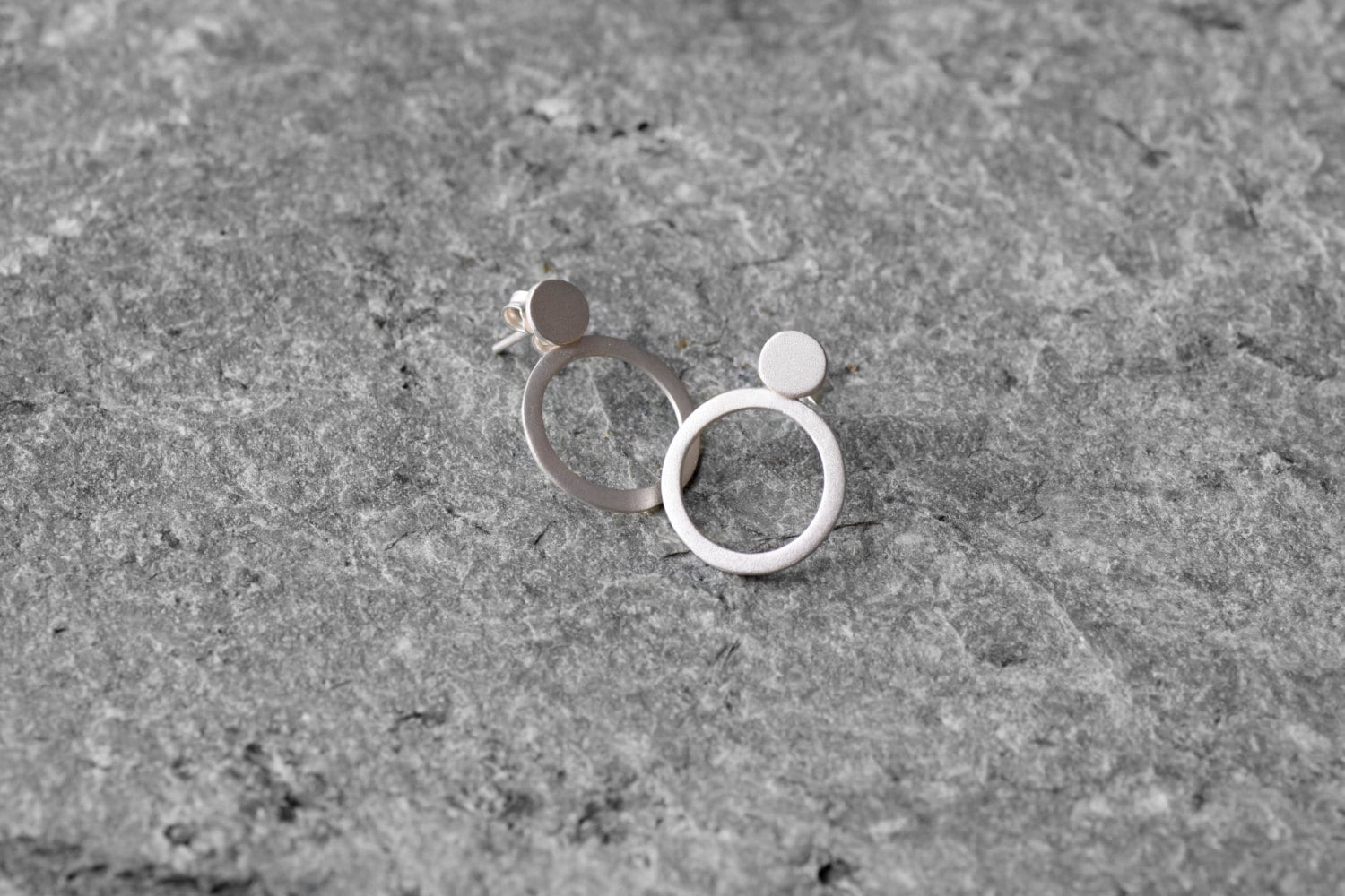 Ear Jacket, Einfache Kreis Ohrstecker, Sterling Silber Ohrringe Ear Jacket, Einfache Kreis Ohrstecker, Sterling Silber Ohrringe von MOLOKOplusJEWELRY