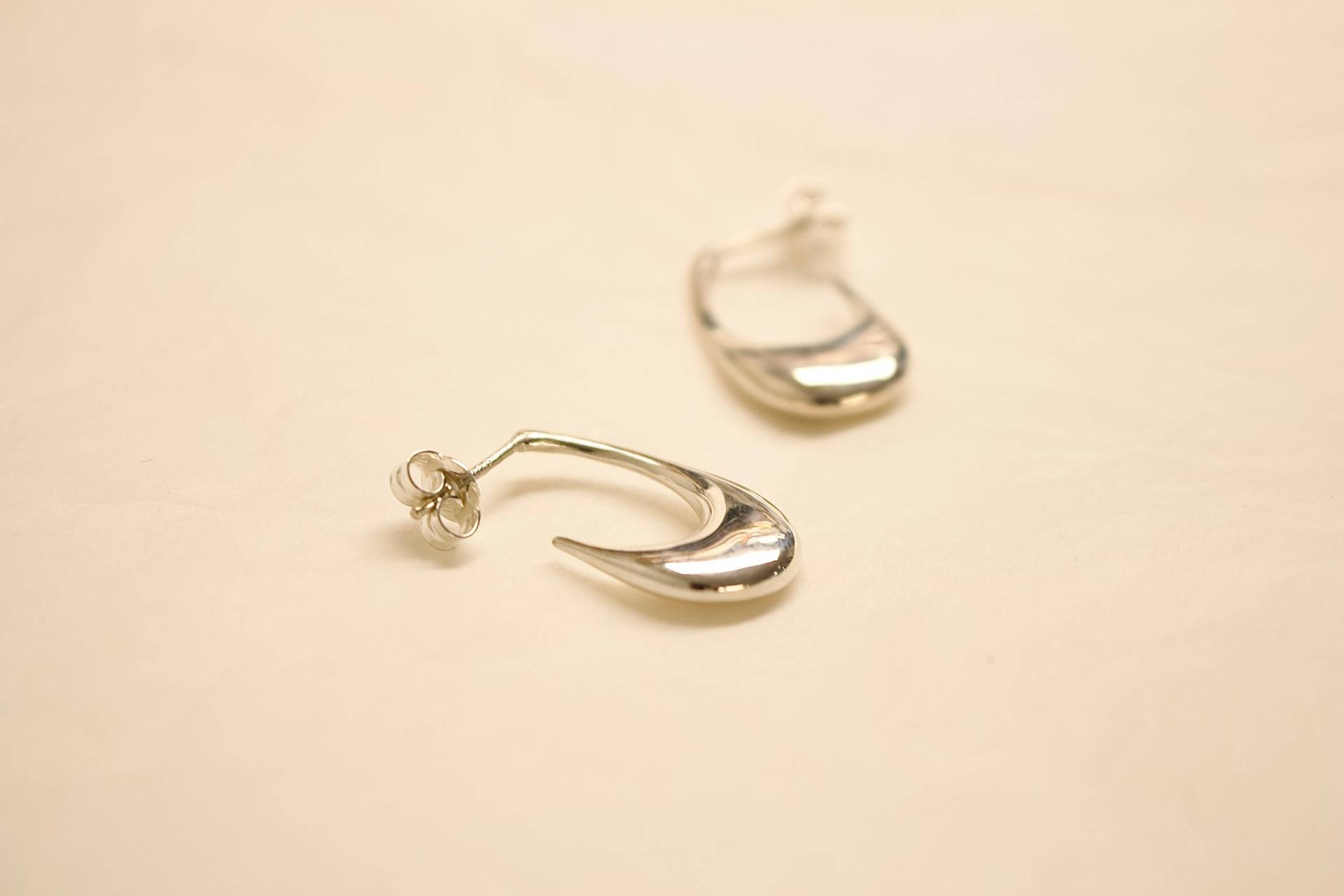 Silber Halbmond Creolen Moderne Schmuck Silber Halbmond Creolen Moderne Schmuck von MOLOKOplusJEWELRY