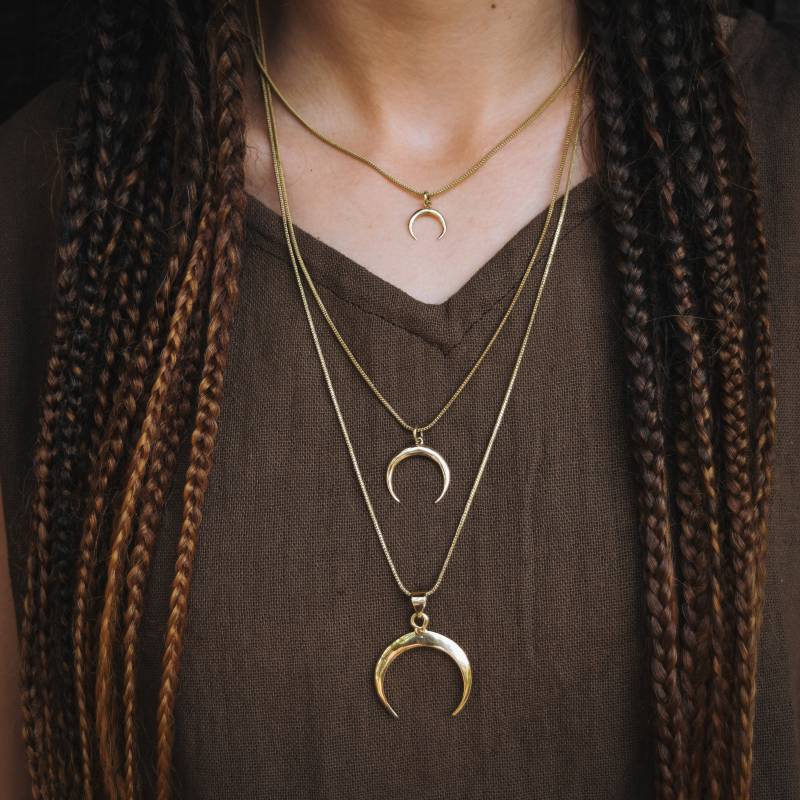 Lalita Zarte Mondketten | Messing Gold Goddess Bohoschmuck Monkimee von MONKIMEE