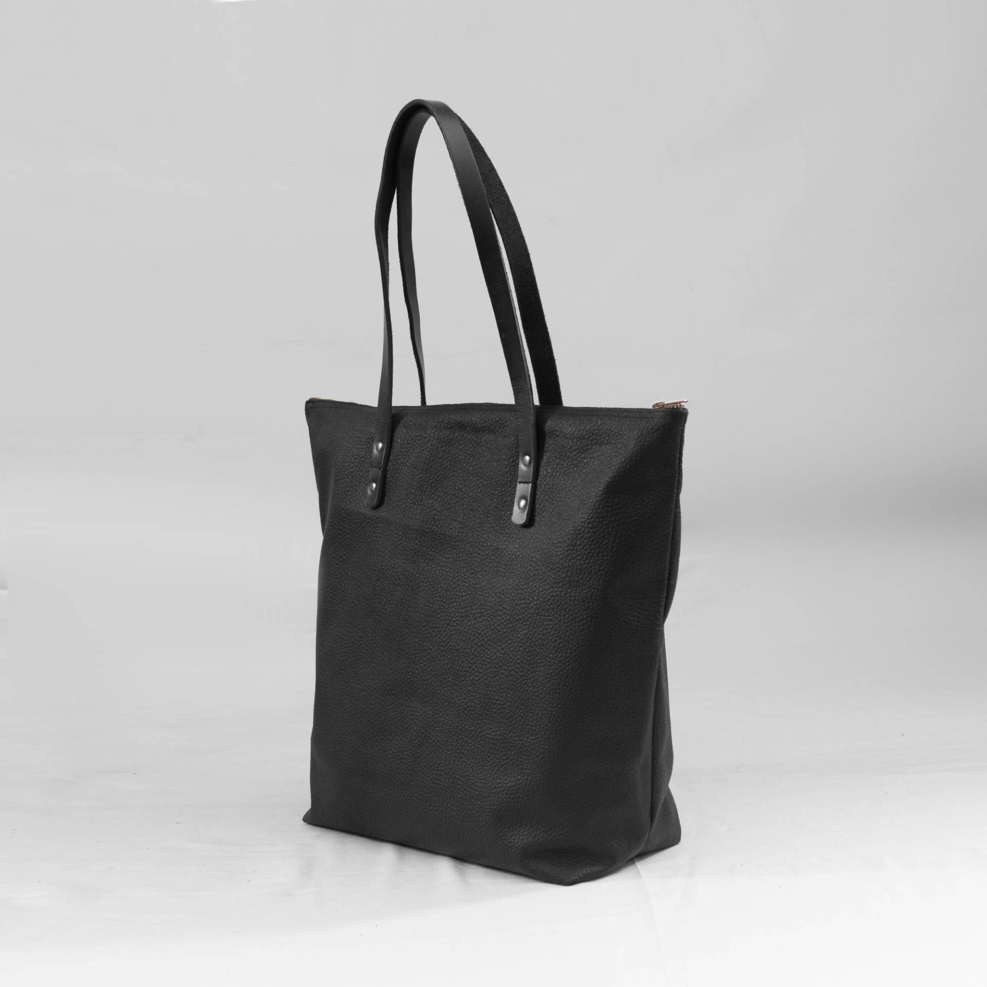 Weiche Schwarze Leder-Einkaufstasche - Büro-Schultertasche Mit Reißverschluss Für Frauen | Mont5 von MONT5CRAFTS
