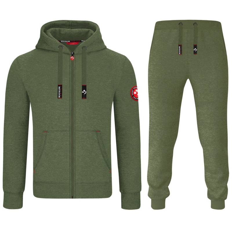 MOOSELINE Jogginganzug Herren Olive - rotes Stoffpatch (2-tlg), rote Stoff-Patches, mit Kapuze von MOOSELINE