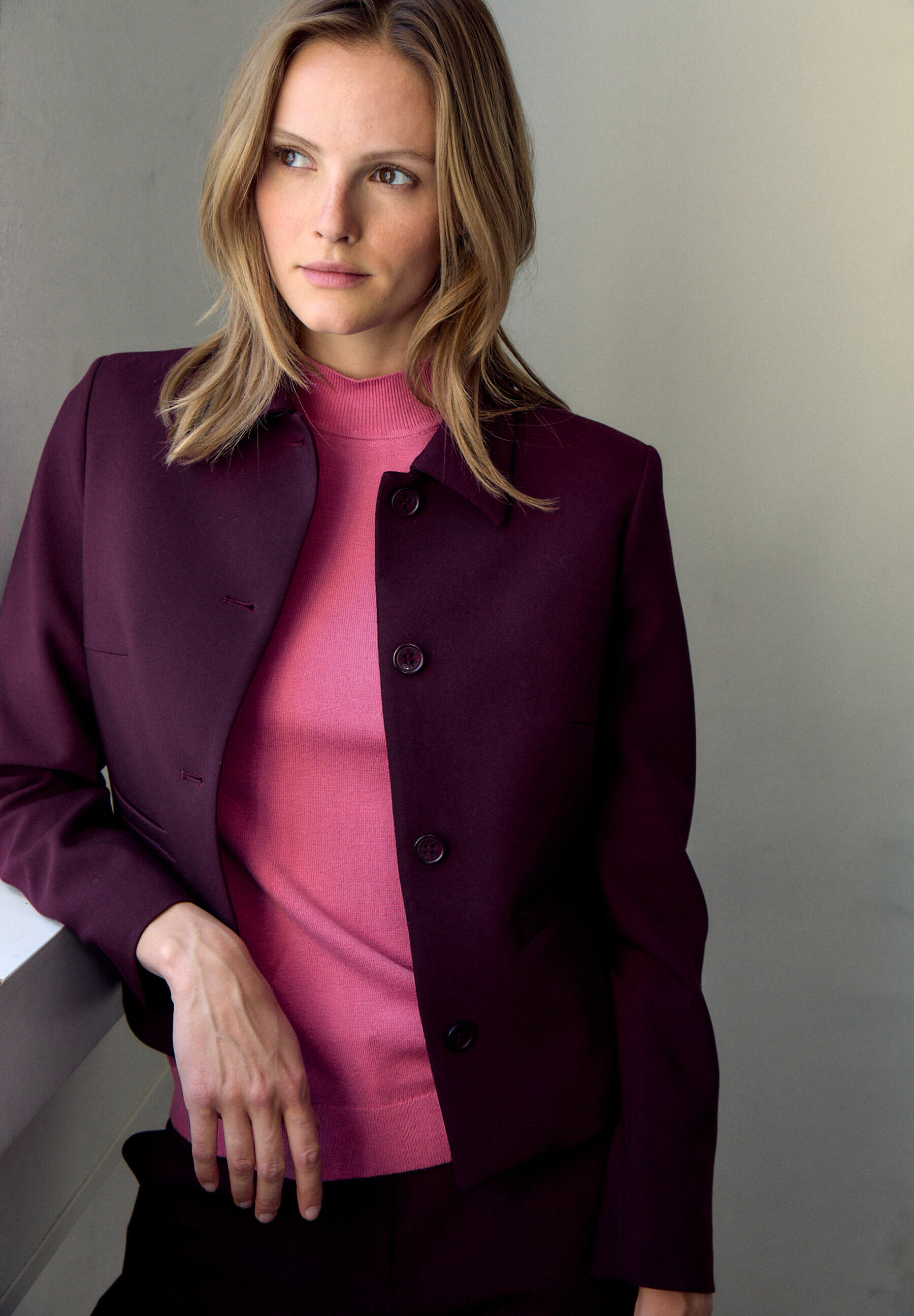 MORE & MORE - Kurzer Blazer rot - Gr. - 34 von MORE & MORE