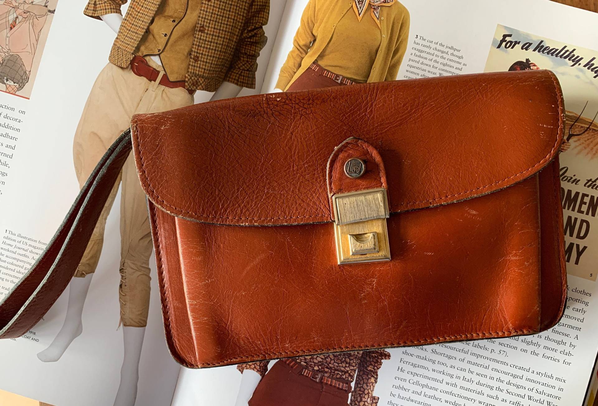 Vintage Handgelenktasche | Braunes Leder Kleine Tasche Achtziger Jahre Weinrot Clutch | Us Versand Ddp von MORETHANVINTAGENL