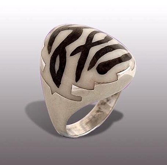 Zebra Ring. Silberne Kunst von MOSHIKOART