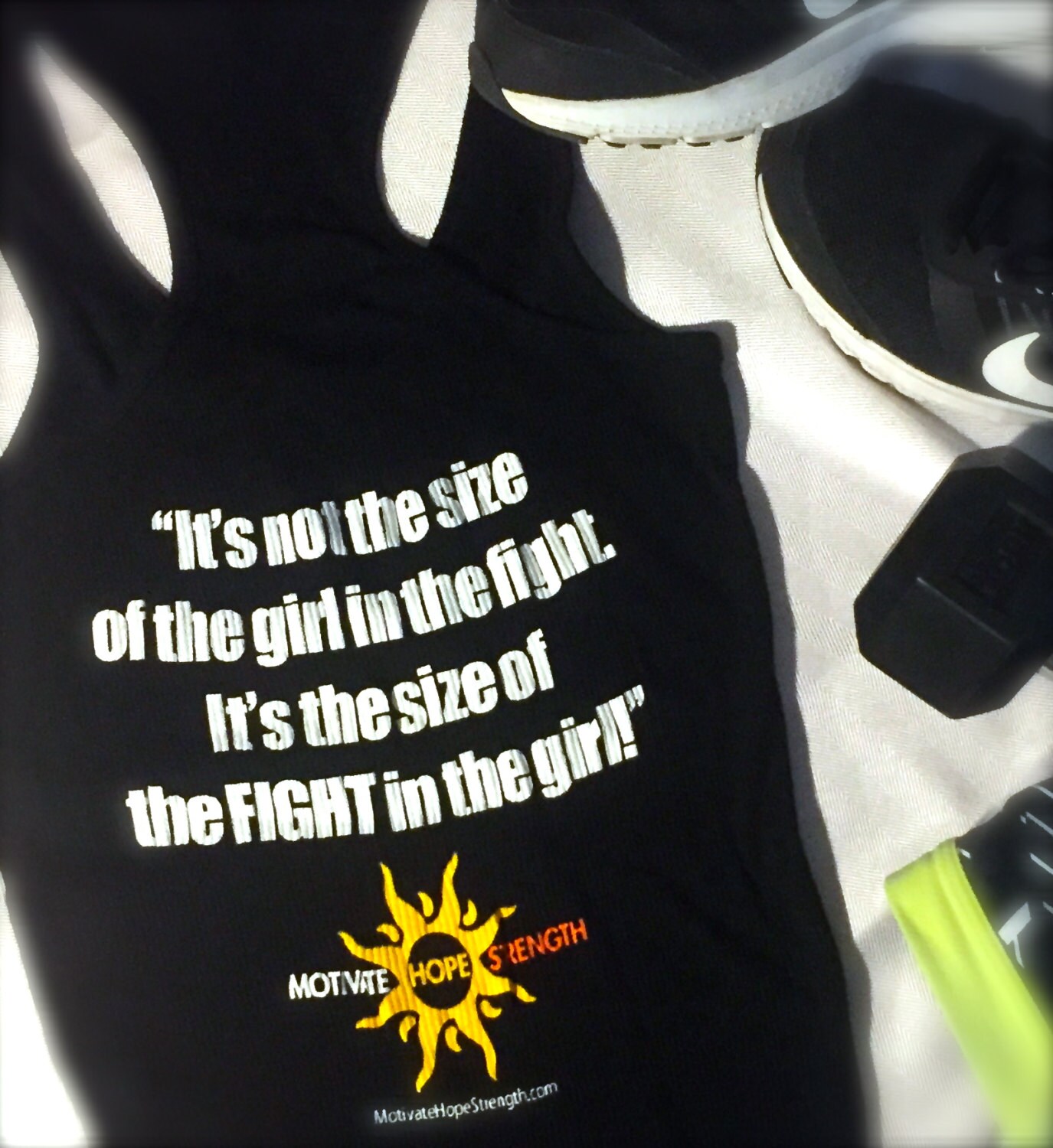 Es Ist Nicht Die Größe Des Mädchens Im Kampf. Kampfes Mädchen. Tank Top Es Ist Nicht Die Größe Des Mädchens Im Kampf. Kampfes Mädchen. Tank Top von MOTIVATEHOPESTRENGTH