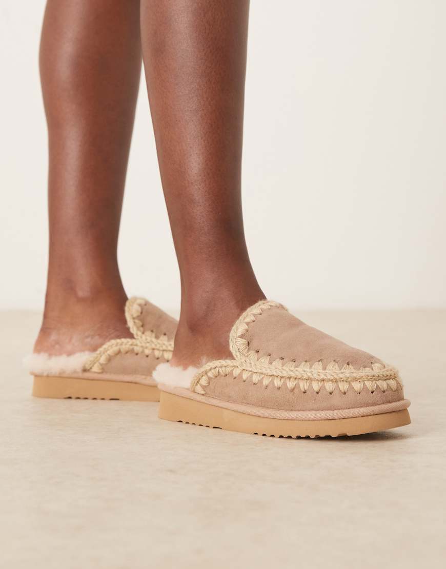 Mou - Hausschuhe aus Wildleder in Camel-Neutral Mou - Hausschuhe aus Wildleder in Camel-Neutral von MOU