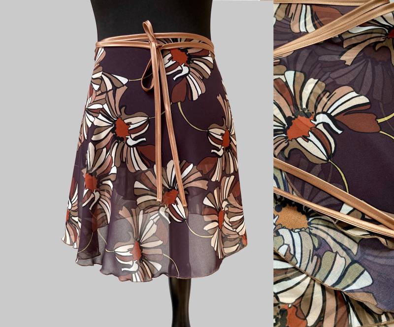 Miss The Summer Mittellanger Und Kurzer Ballett-Rock, Mit Band Aus Duchesse, Wickelrock Miss The Summer Mittellanger Und Kurzer Ballett-Rock, Mit Band Aus Duchesse, Wickelrock von MOVEtheCOLOUR