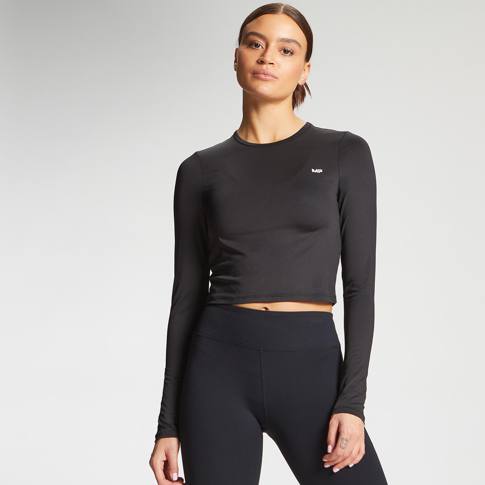 MP Damen Essentials Training Dry Tech Langarm Crop Top — Schwarz - XXS von MP