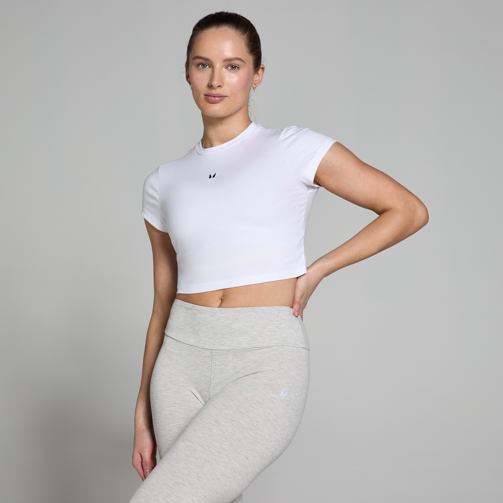 MP Women's Basic Body Fit Short Sleeve Crop T-Shirt - White - L von MP